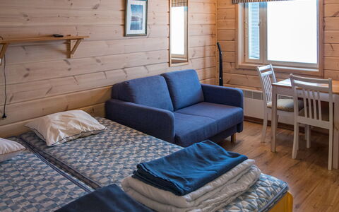 Vaeltajankulma Huoneisto 3: Cottage, House, Home, Garden Buildings, Siding, Log Cabin, Farmhouse, Estate, Shed, Yard