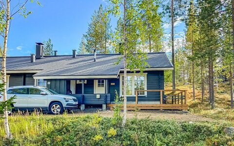 Lomaylläs B26 Palovaarankaarre 8 a: Waterway, Bank, Watercourse, Lake, Cottage, Forest, Channel, Reservoir, Log Cabin