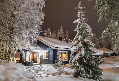 Lomaylläs B19 Palovaarankaarre 2 B: Waterway, Bank, Watercourse, Lake, Cottage, Forest, Channel, Reservoir, Log Cabin