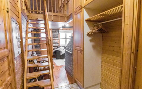 Ylläsrova B5 Kasku: Waterway, Bank, Watercourse, Lake, Cottage, Forest, Channel, Reservoir, Log Cabin