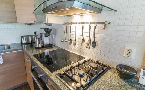 Villa Lumo (Ent. Ylläskyrö): Kitchen, Kitchen Appliance, Countertop, Major Appliance, Kitchen Stove, Gas Stove, Stove, Cabinetry, Home Appliance, Kitchen Sink