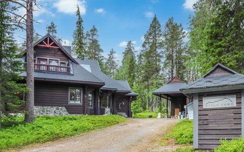 Villa Lumo (Ent. Ylläskyrö): Tree, House, Cottage, Home, Roof, Land Lot, Forest, Larch, Siding