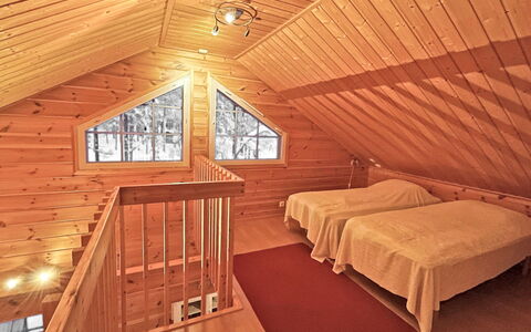 Ylläsriekko Itätupa: Roof, Home, Siding, Cottage, Yard, Hardwood, Design, Garden Buildings, Wood Stain, Farmhouse