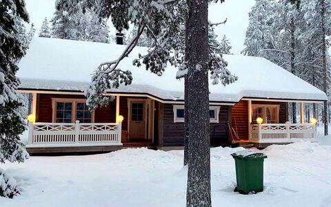Ylläsriekko Itätupa: Swimming Pool, Resort, Outdoor Furniture, Design, Shade, Landscaping, Hotel, Water Feature, Eco Hotel