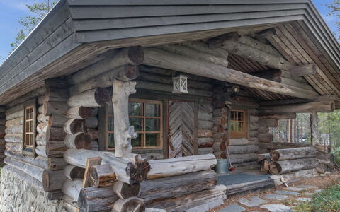 Pohjantähti: Waterway, Bank, Watercourse, Lake, Cottage, Forest, Channel, Reservoir, Log Cabin