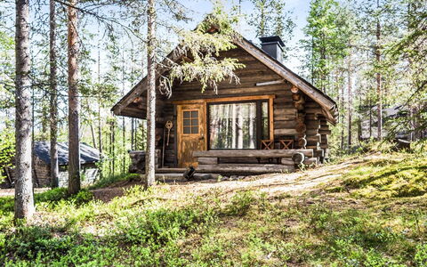 Tievatupa 2, Pienempi: Waterway, Bank, Watercourse, Lake, Cottage, Forest, Channel, Reservoir, Log Cabin