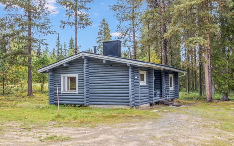 Ravelin: Waterway, Bank, Watercourse, Lake, Cottage, Forest, Channel, Reservoir, Log Cabin