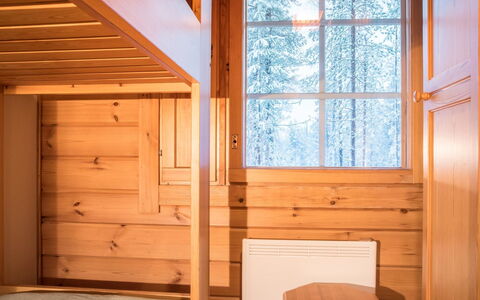Lomaylläs H109 Pistopolku 1 a: Waterway, Bank, Watercourse, Lake, Cottage, Forest, Channel, Reservoir, Log Cabin