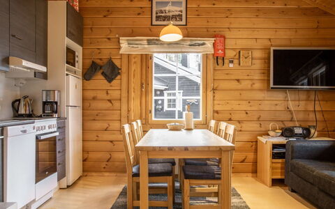 Lomaylläs H113 Pistopolku 5A: Waterway, Bank, Watercourse, Lake, Cottage, Forest, Channel, Reservoir, Log Cabin