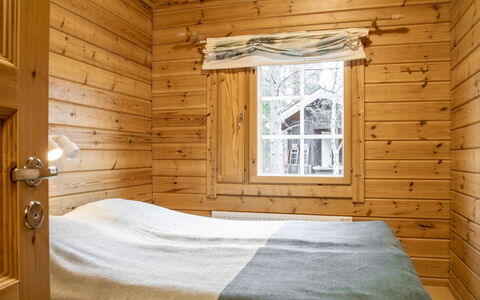 Lomaylläs H113 Pistopolku 5A: Waterway, Bank, Watercourse, Lake, Cottage, Forest, Channel, Reservoir, Log Cabin