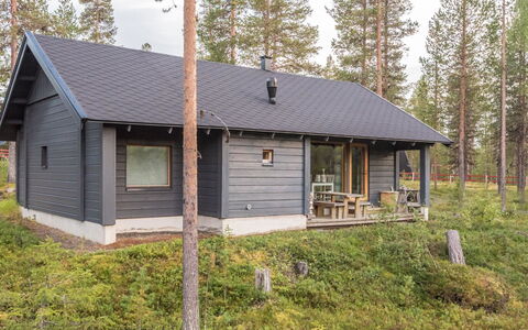 Neljä Vuodenaikaa A1 Karpalo: Waterway, Bank, Watercourse, Lake, Cottage, Forest, Channel, Reservoir, Log Cabin