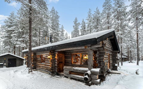 Karkelo: Waterway, Bank, Watercourse, Lake, Cottage, Forest, Channel, Reservoir, Log Cabin