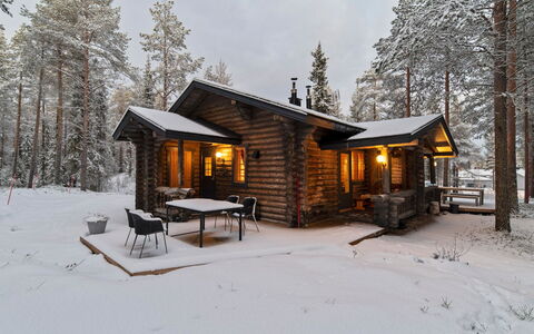 Felixinpolku 2: Waterway, Bank, Watercourse, Lake, Cottage, Forest, Channel, Reservoir, Log Cabin