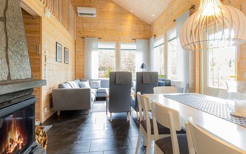 Päivänsäde 8 Lapinkulta: Wood, Architecture, Roof, Home, House, Cottage, Door, Siding, Garden Buildings, Hardwood