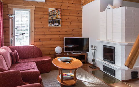 Peiponpesä B: Wood, Furniture, Interior Design, Flooring, Floor, Room, Ceiling, Living Room, Home, Wood Stain