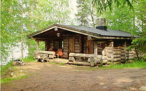 Mäkitorppa: Tree, Bank, House, Cottage, Lake, Pond, Forest, Log Cabin