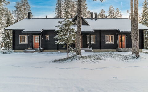 Aurinko-Saga: Wood, Siding, Door, Cottage, Paint, Yard, Sash Window, Garden Buildings, Backyard, Plank