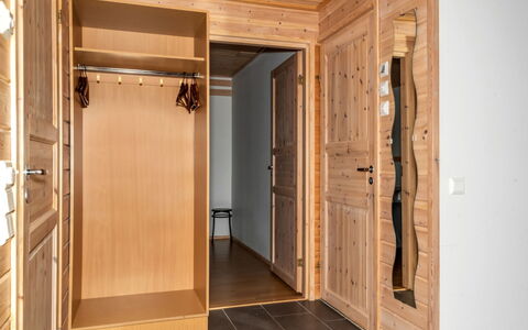 Ylläs-Eeli Green House C2: Cottage, House, Home, Garden Buildings, Siding, Log Cabin, Farmhouse, Estate, Shed, Yard