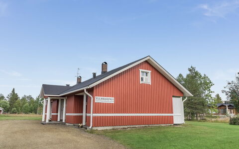 Ylläskarpalo 1 Päätyhuoneisto: House, Roof, Home, Cottage, Land Lot, Plain, Rural Area, Siding, Barn, Shed