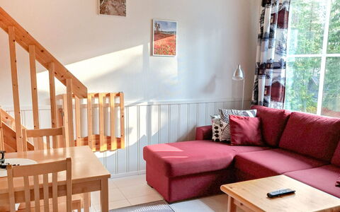 Yllästar 1 As 211 Aamurusko: Flooring, Furniture, Floor, Wood, Interior Design, Room, Couch, Ceiling, Wood Flooring, Living Room