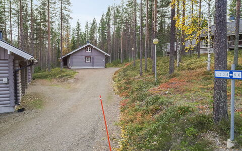 Ylläksen Tunturihonkamaja a 1: Cottage, House, Home, Garden Buildings, Siding, Log Cabin, Farmhouse, Estate, Shed, Yard
