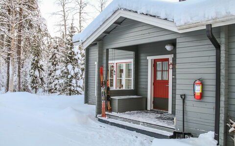 Yllästokka 7: Cottage, House, Home, Garden Buildings, Siding, Log Cabin, Farmhouse, Estate, Shed, Yard