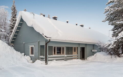 Kiehislevi a: Cottage, House, Home, Garden Buildings, Siding, Log Cabin, Farmhouse, Estate, Shed, Yard