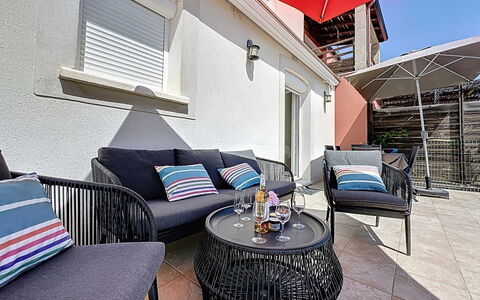 Les Lauriers: Furniture, Outdoor Furniture, Chair, Table, Outdoor Table, Apartment, Patio, Shade, Balcony, Coffee Table