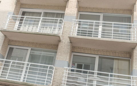 Strandhuis with Balcony: Property, Building, Window, Real Estate, Architecture, Balcony, Sash Window, Facade, Window Covering, Apartment