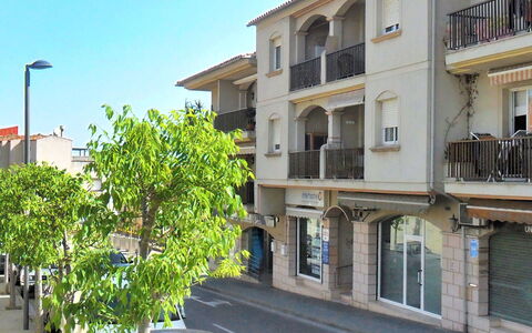 Ronda: Building, Property, Neighbourhood, Apartment, Residential Area, House, Real Estate, Town, Mixed-Use, Architecture