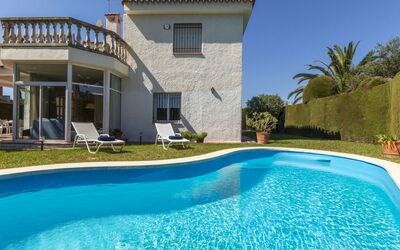 Serge - Cambrils, Catalonia, Spain