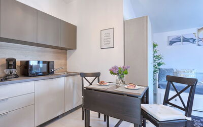 Accommodation:&nbsp;La Mer 151.2