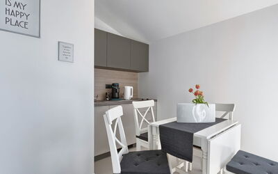 Accommodation:&nbsp;La Mer 151.3
