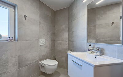 Accommodation:&nbsp;La Mer 151.2