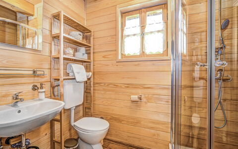 Plitvice i: Bathroom, Property, Room, Building, Interior Design, Wall, Home, House, Real Estate, Wood