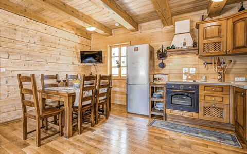 Plitvice i: Property, Room, Building, Wood Flooring, Ceiling, Furniture, Interior Design, Hardwood, Wood, Floor