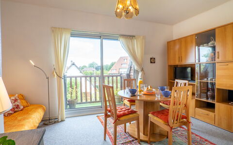 Le Viking: Table, Furniture, Property, Wood, Interior Design, Chair, Window, Orange, Lamp, Yellow