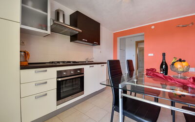 Accommodation:&nbsp;Milin 104.1