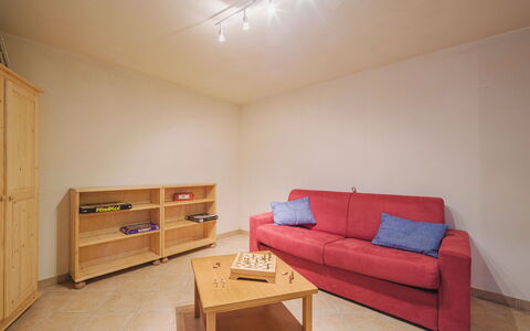 I Modellini: Furniture, Couch, Property, Comfort, Wood, Cabinetry, Interior Design, Table, House, Living Room
