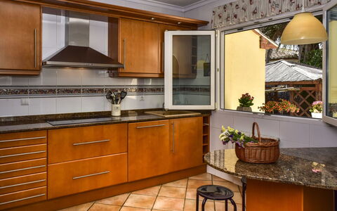 Villa Buena Vida: Countertop, Cabinetry, Furniture, Room, Kitchen, Property, Interior Design, Building, Floor, Tile