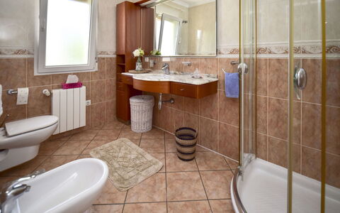 Villa Buena Vida: Bathroom, Property, Room, Tile, Interior Design, Floor, Real Estate, Building, Plumbing Fixture, House