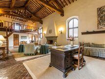Accommodation:&nbsp;Teatro