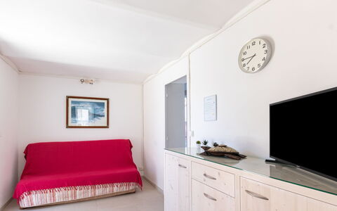 Anaisim: Cabinetry, Furniture, Property, Building, Door, Drawer, Wood, Comfort, Interior Design, Window
