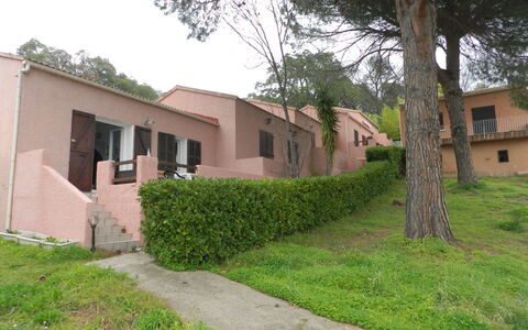 Cavoni: Property, House, Home, Residential Area, Real Estate, Building, Land Lot, Estate, Neighbourhood, Rural Area
