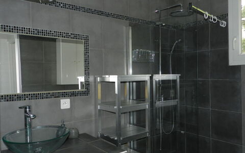 Cavoni: Bathroom, Tile, Property, Room, Glass, Shower Door, Architecture, Plumbing Fixture, Material Property, Interior Design