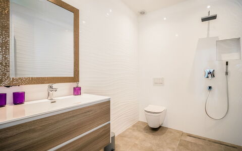 Minimal: Bathroom, Room, Property, Purple, Interior Design, Tile, Floor, Bathtub, Building, Ceiling