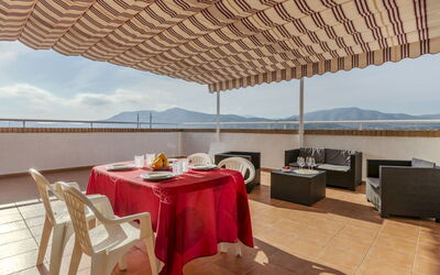 Jardines del Mar i 630.2: Apartment, Condominium, Residential Area, Urban Design, Mixed-Use, Commercial Building, Balcony, Hotel, Shade