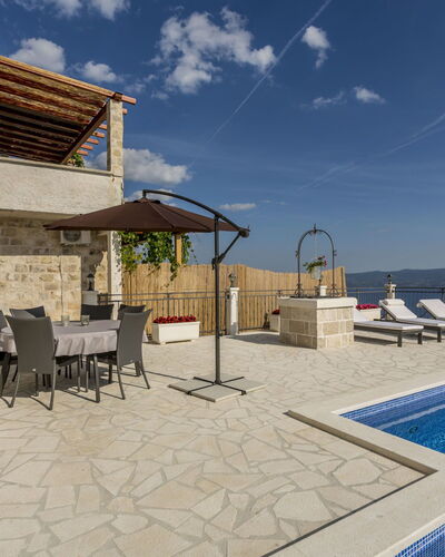 Villa Nareste: Property, House, Building, Real Estate, Home, Roof, Residential Area, Swimming Pool, Apartment, Estate