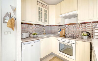 Accommodation:&nbsp;Los Geranios 366.1