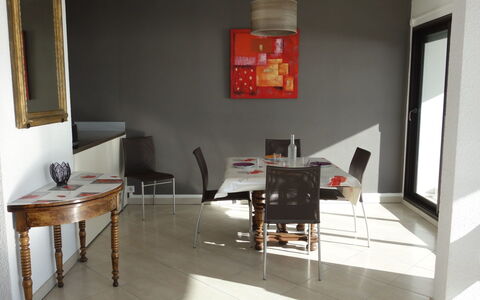 Les Hauts de Fonsainte: Room, Furniture, Property, Interior Design, Floor, Table, Building, Dining Room, Ceiling, House